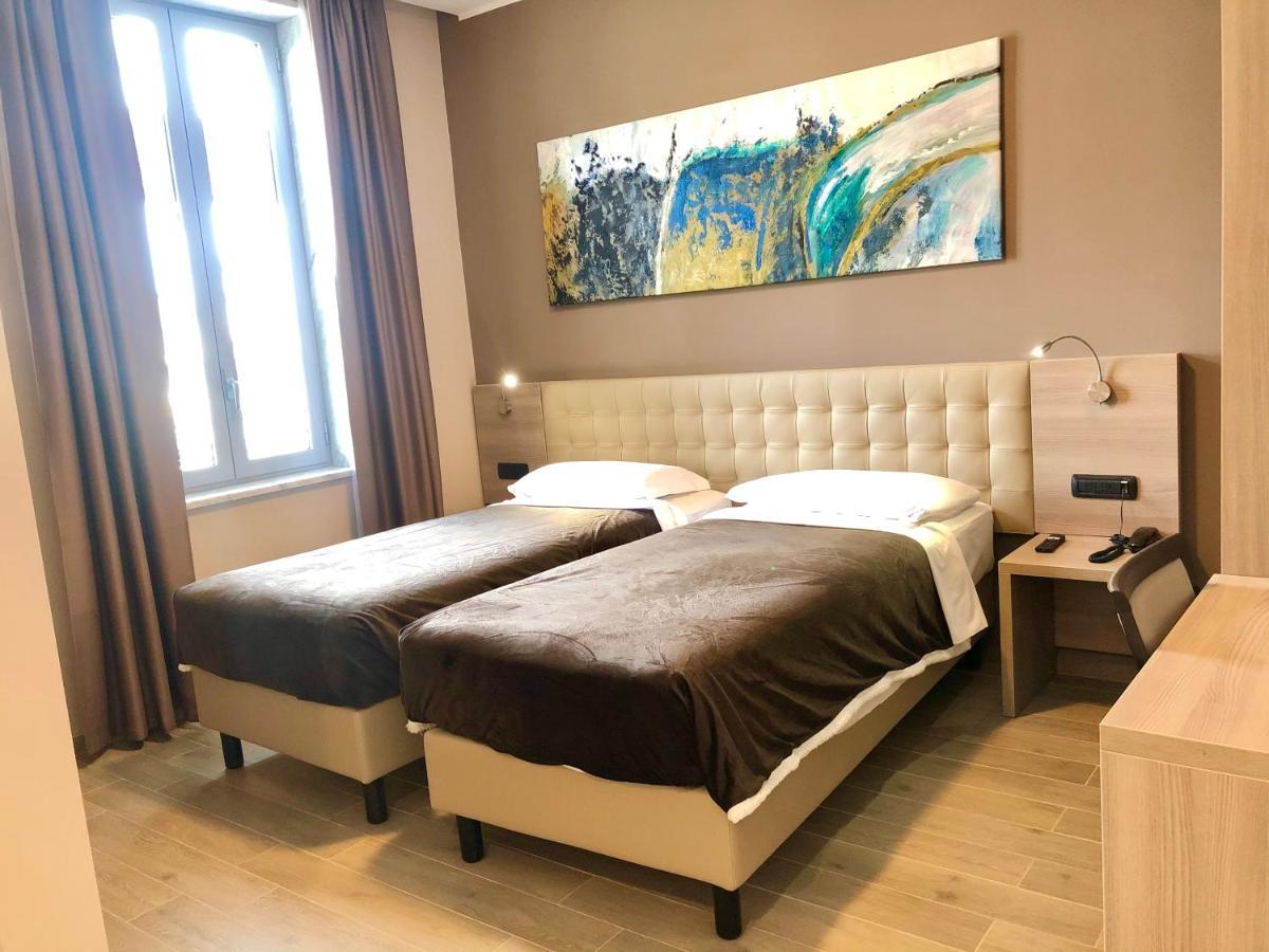 Hotel Folen Milan Exterior photo