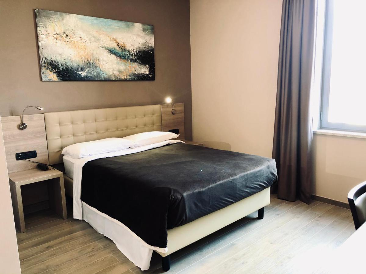 Hotel Folen Milan Exterior photo
